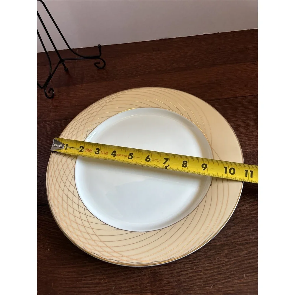 Mary Kay Golden Anniversary Bumblebee Fine‎ Dinnerware 10.75